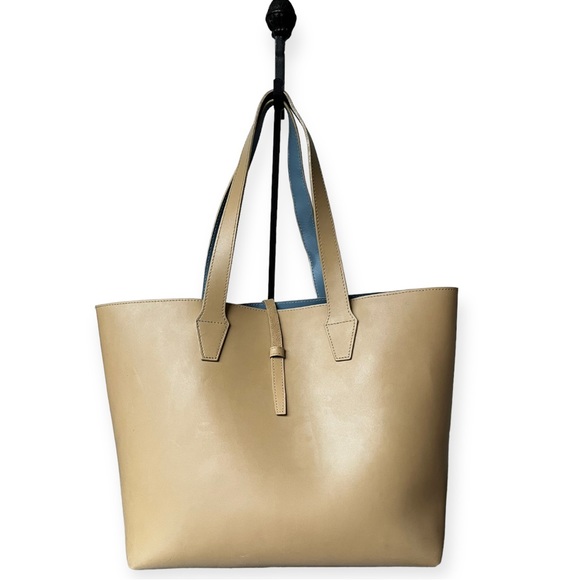 Barneys New York Handbags - Barney’s New York Tan Leather Shopper Tote